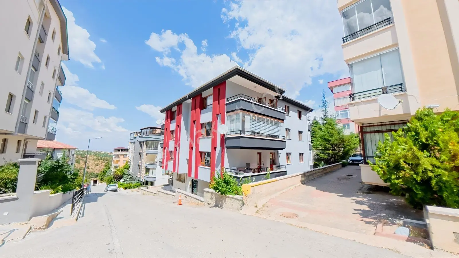 Dikmen Satılık 3+1 Daire, İki Kapalı Balkonlu,Mantolamalı-Fırsat
