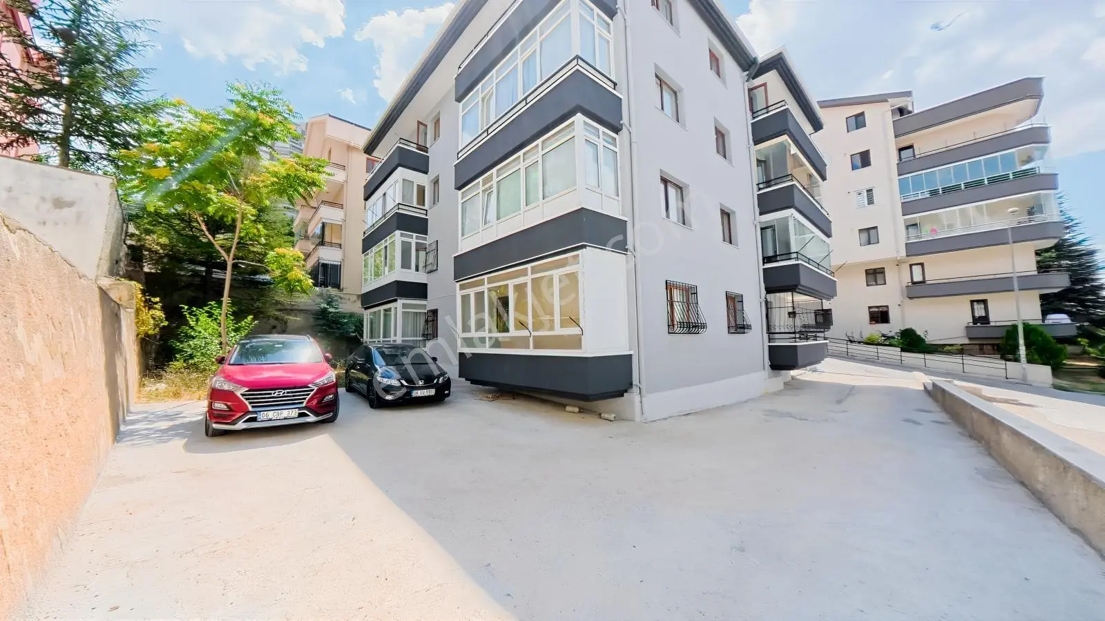 Dikmen Satılık 3+1 Daire, İki Kapalı Balkonlu,mantolamalı-fırsat — fotoğraf 2