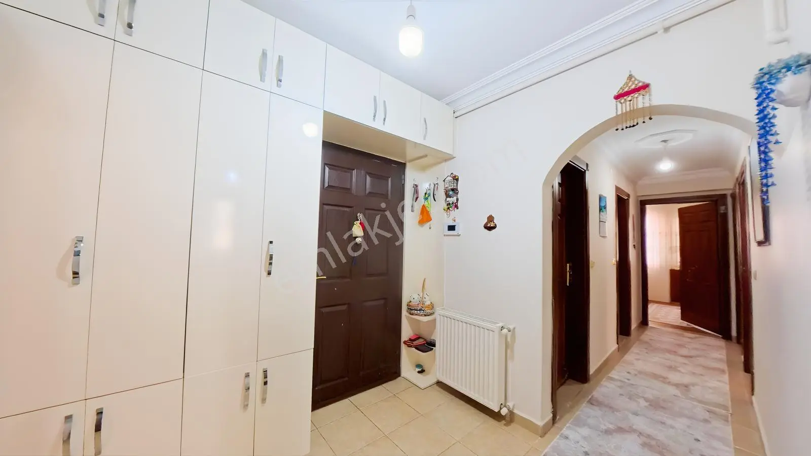 Dikmen Satılık 3+1 Daire, İki Kapalı Balkonlu,mantolamalı-fırsat — fotoğraf 5