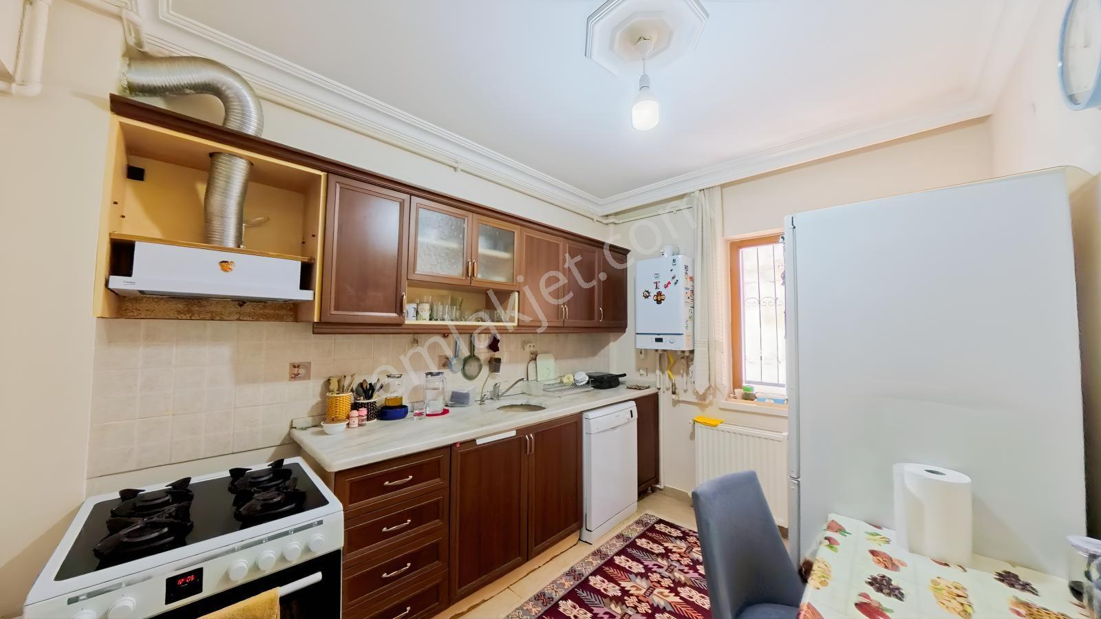 Dikmen Satılık 3+1 Daire, İki Kapalı Balkonlu,mantolamalı-fırsat — fotoğraf 6
