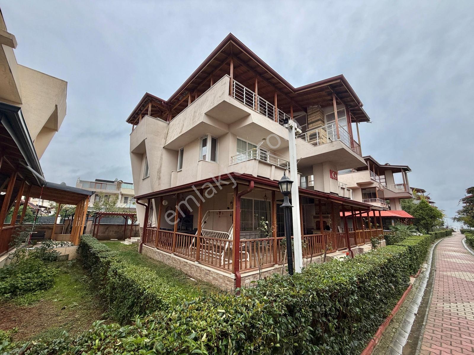 Remax Kıyı'dan Denize Sıfır Site İçi Güvenlikli Otoparklı Villa — fotoğraf 2