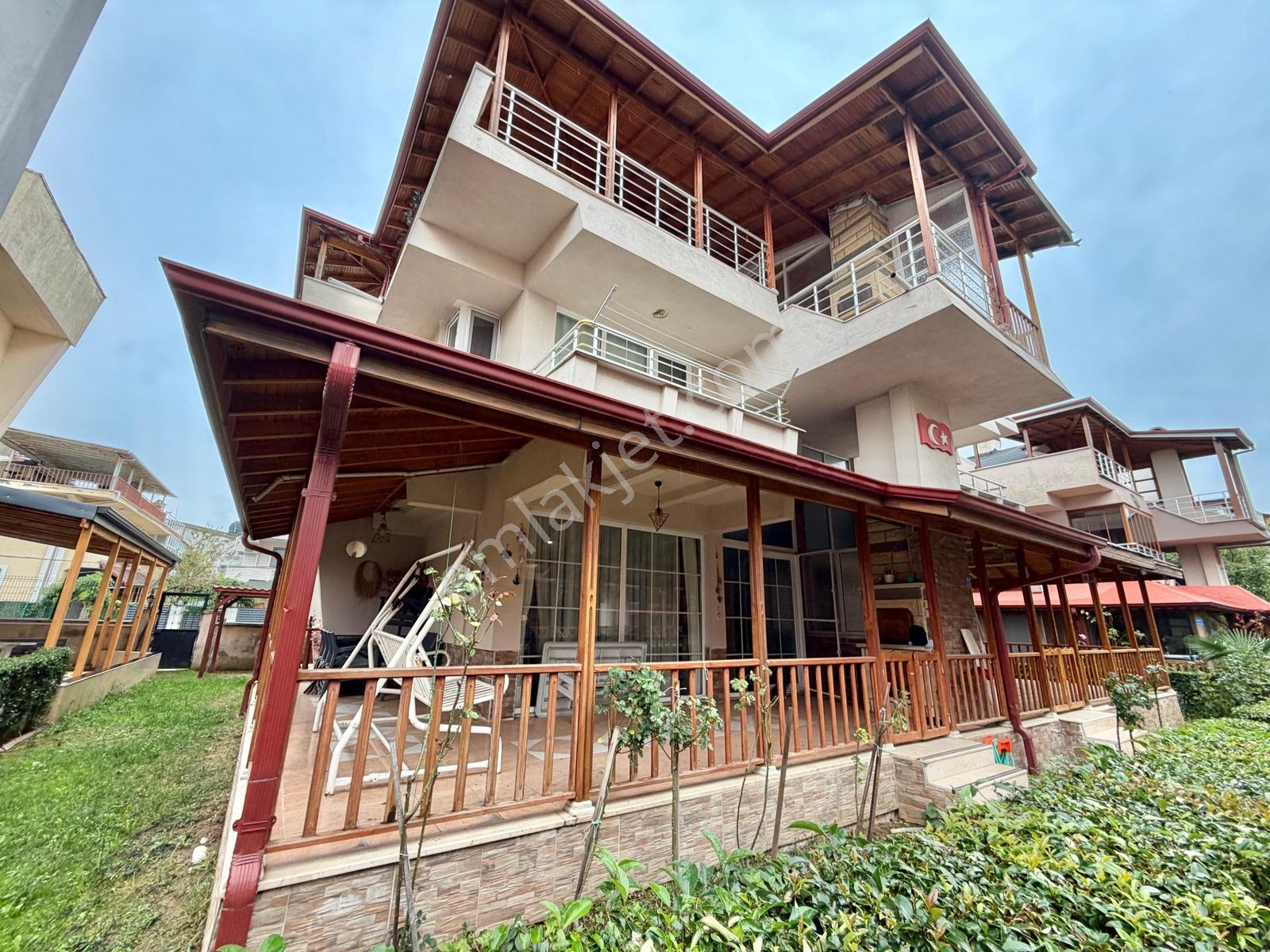 Remax Kıyı'dan Denize Sıfır Site İçi Güvenlikli Otoparklı Villa — fotoğraf 3