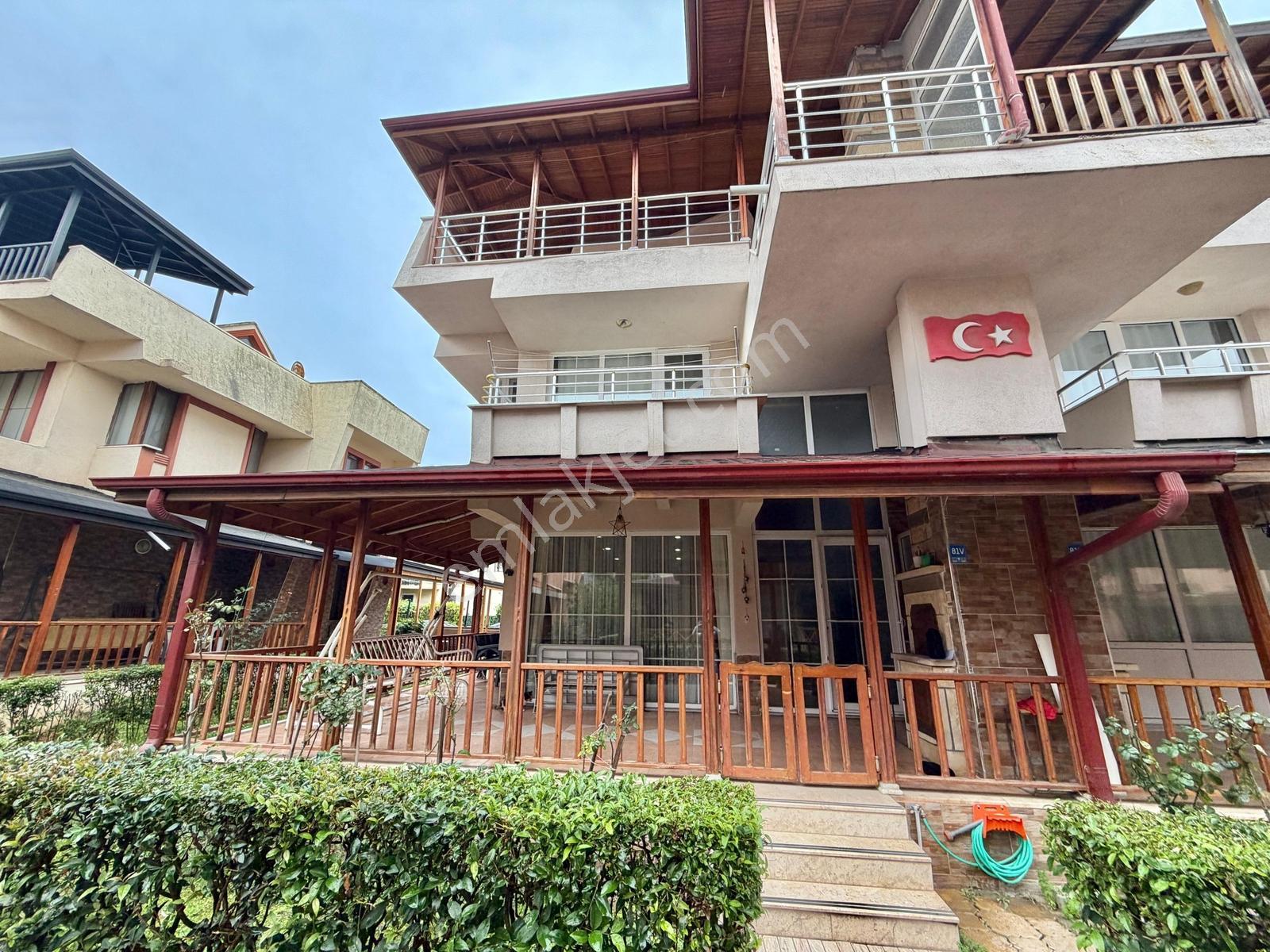 Remax Kıyı'dan Denize Sıfır Site İçi Güvenlikli Otoparklı Villa — fotoğraf 4