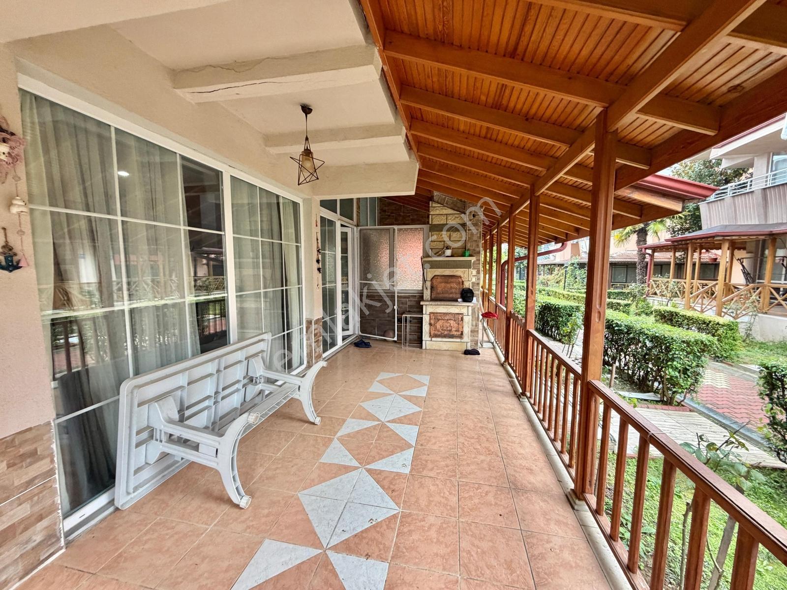 Remax Kıyı'dan Denize Sıfır Site İçi Güvenlikli Otoparklı Villa — fotoğraf 10