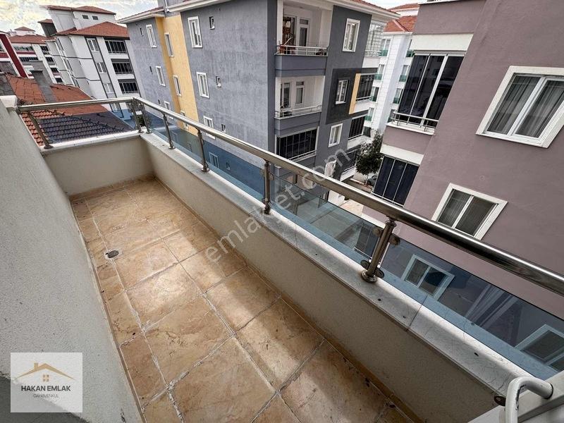 Hakan Emlaktan Osmancık Caddesinde 3+1 Satılık Daire — fotoğraf 4