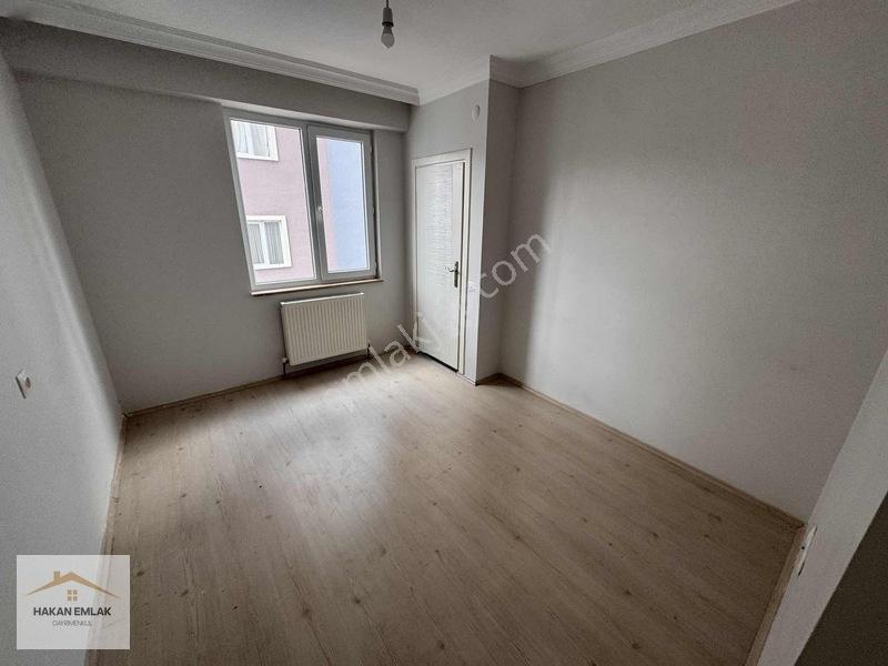 Hakan Emlaktan Osmancık Caddesinde 3+1 Satılık Daire — fotoğraf 8