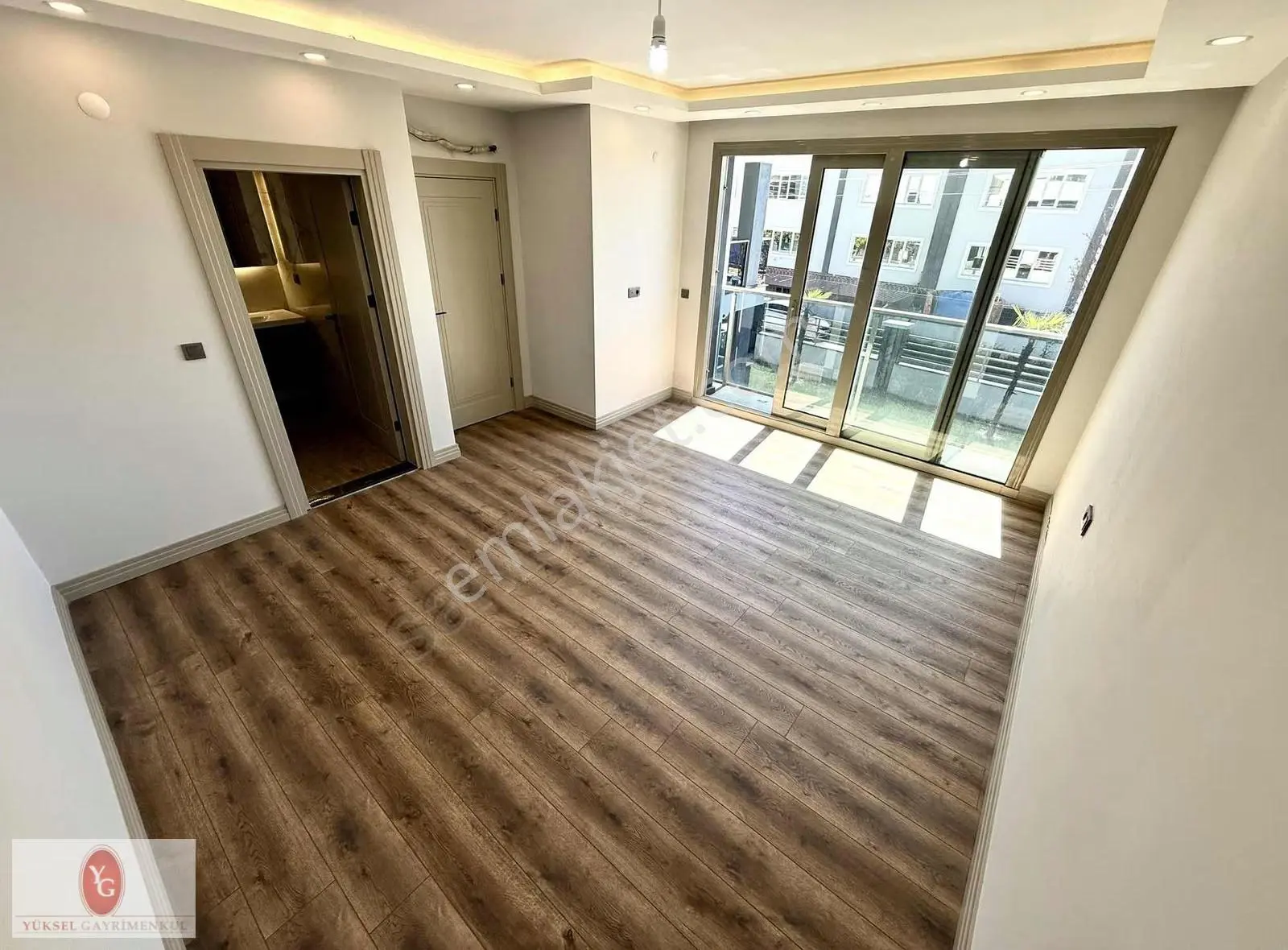 Yükselden Akçayda Tam Bağımsız Havuzlu Doğalgazlı Lüx 4+1 Villa