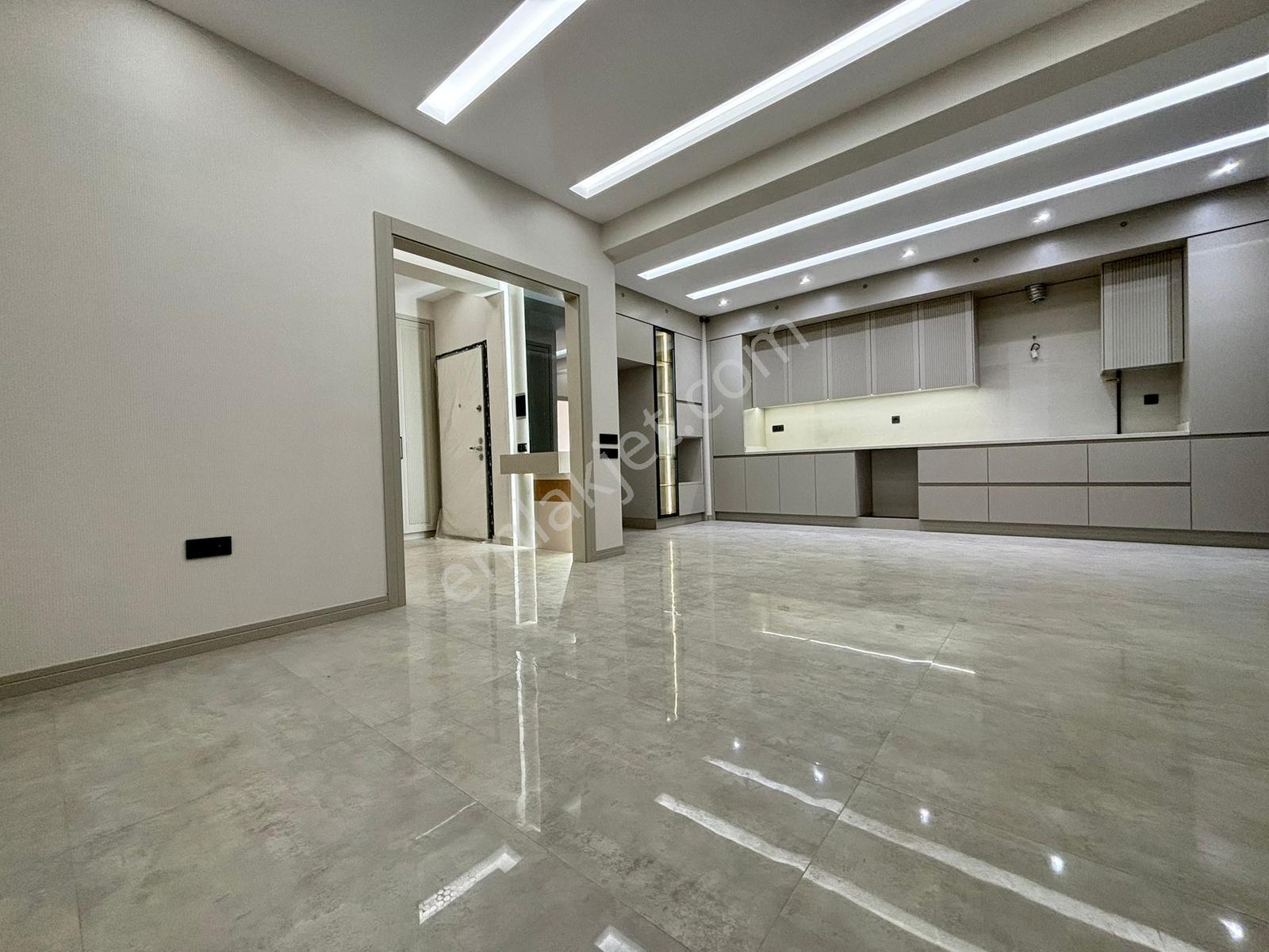 Demirler'Den Göveçlik'De Havuzlu Konsept Sitesi 3,5+1 Daireler
