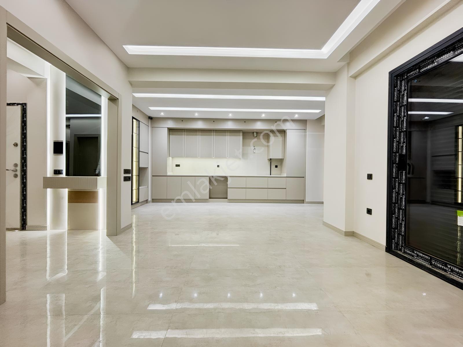 Demirler'den Göveçlik'de Havuzlu Konsept Sitesi 3,5+1 Daireler — fotoğraf 5