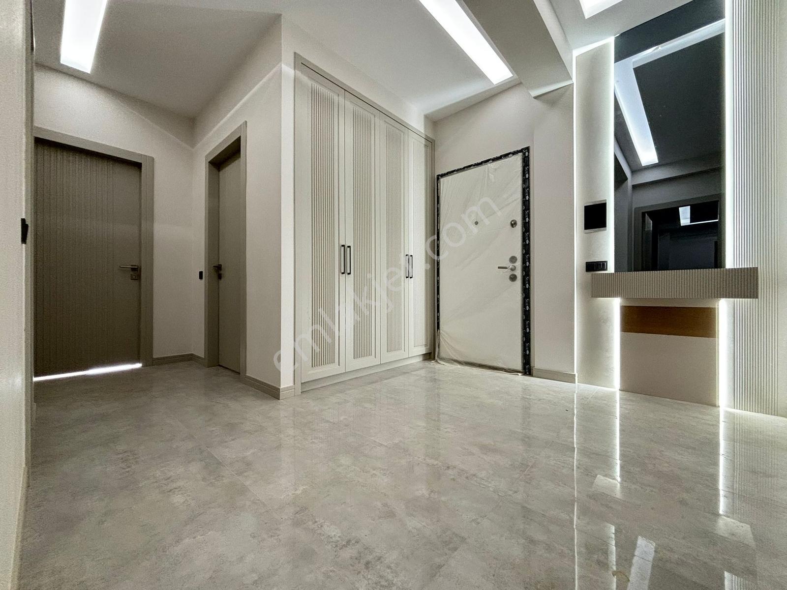 Demirler'den Göveçlik'de Havuzlu Konsept Sitesi 3,5+1 Daireler — fotoğraf 7
