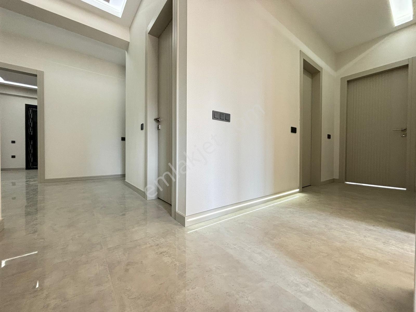 Demirler'den Göveçlik'de Havuzlu Konsept Sitesi 3,5+1 Daireler — fotoğraf 8
