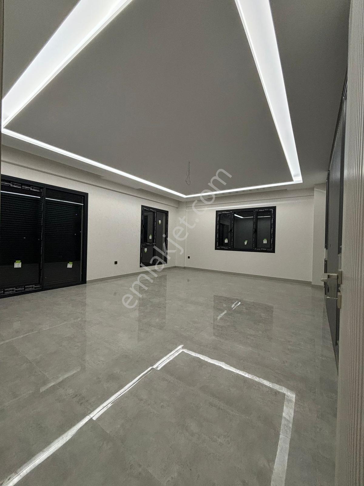 Demirler'den Göveçlik'de Havuzlu Konsept Sitesi 3,5+1 Daireler — fotoğraf 10