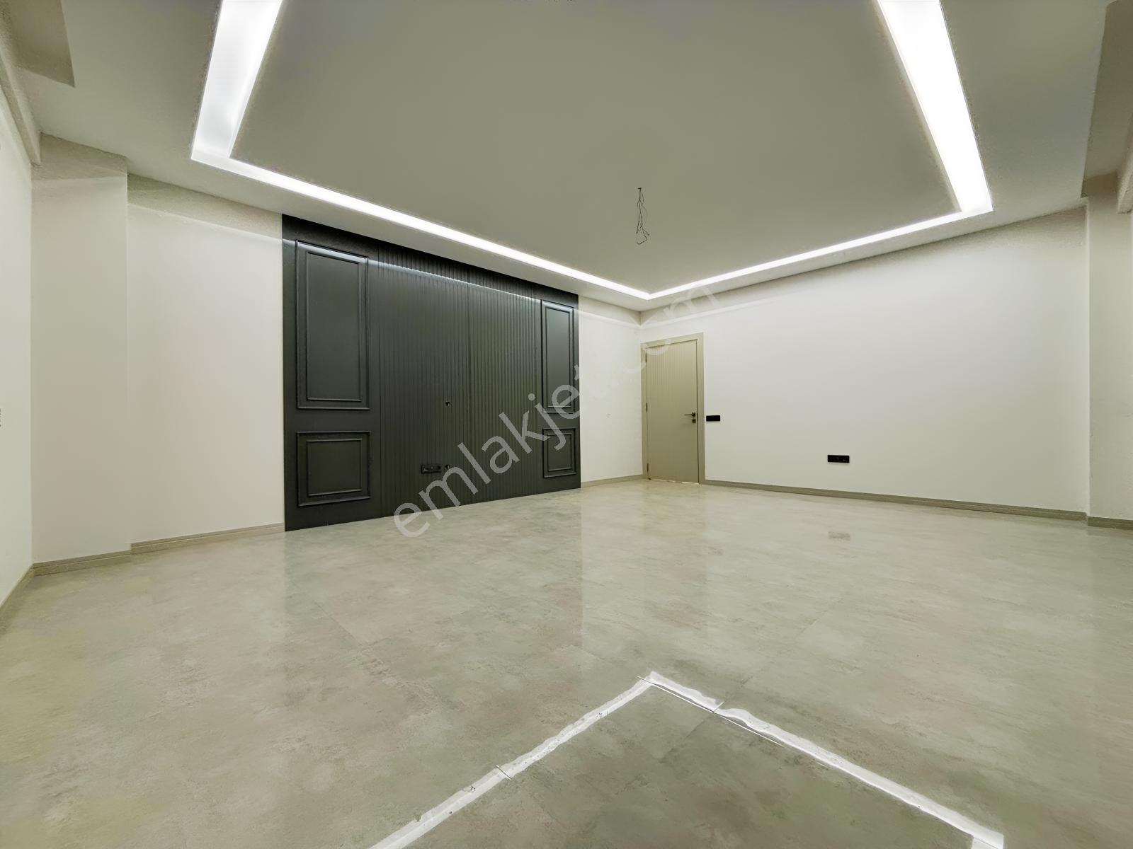 Demirler'den Göveçlik'de Havuzlu Konsept Sitesi 3,5+1 Daireler — fotoğraf 12