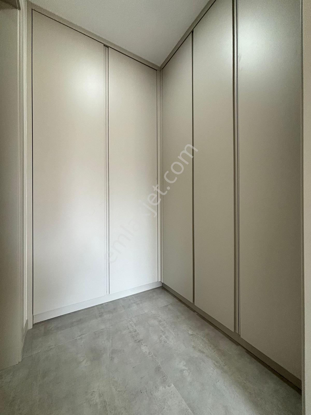 Demirler'den Göveçlik'de Havuzlu Konsept Sitesi 3,5+1 Daireler — fotoğraf 25