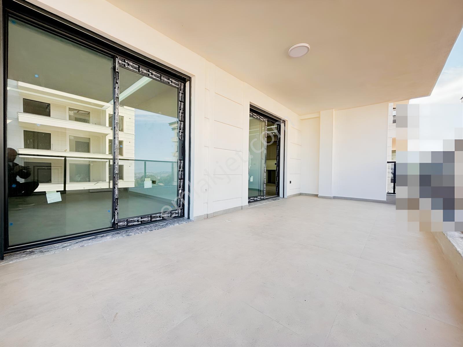 Demirler'den Göveçlik'de Havuzlu Konsept Sitesi 3,5+1 Daireler — fotoğraf 28