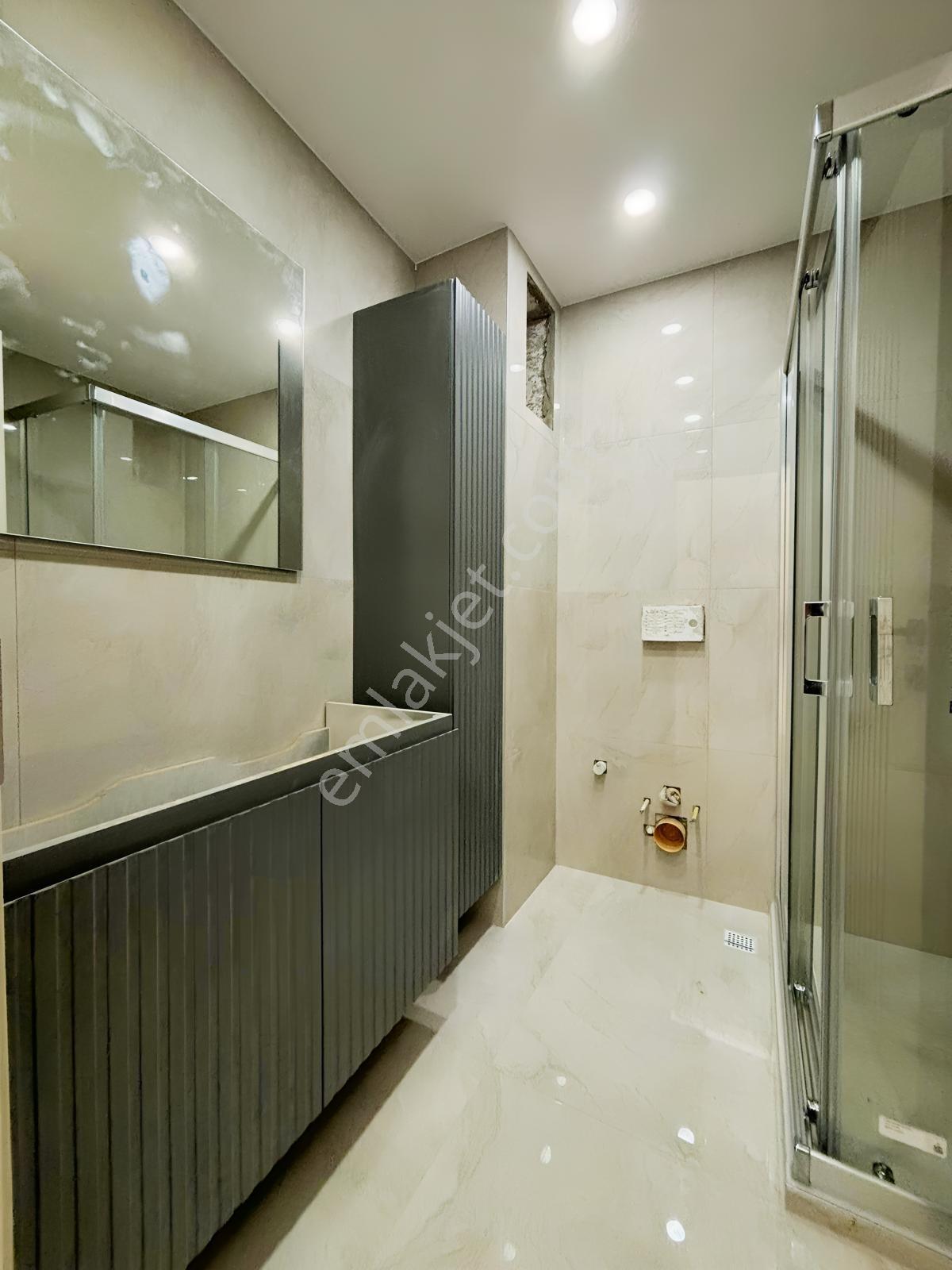 Demirler'den Göveçlik'de Havuzlu Konsept Sitesi 3,5+1 Daireler — fotoğraf 30