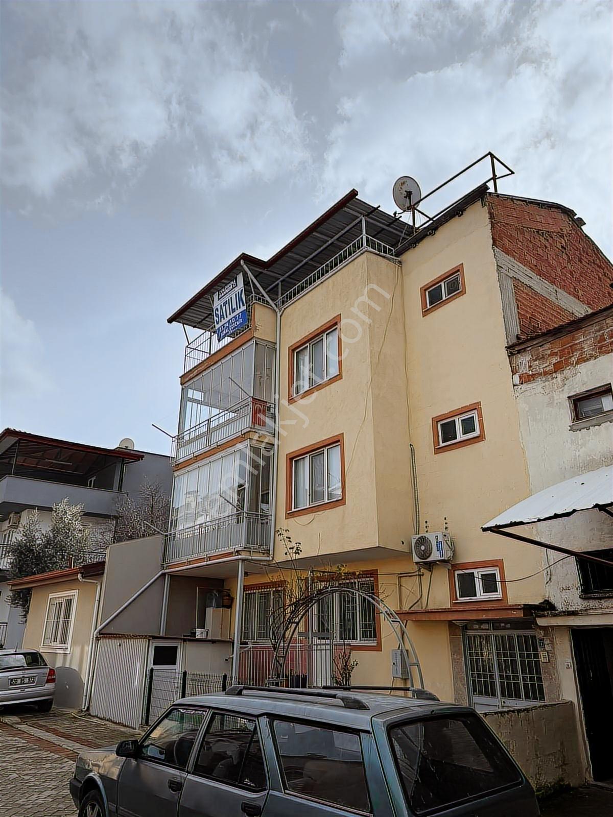 Sırakapılar Mahallesi Satılık 3 Katlı Komple Bina — fotoğraf 2