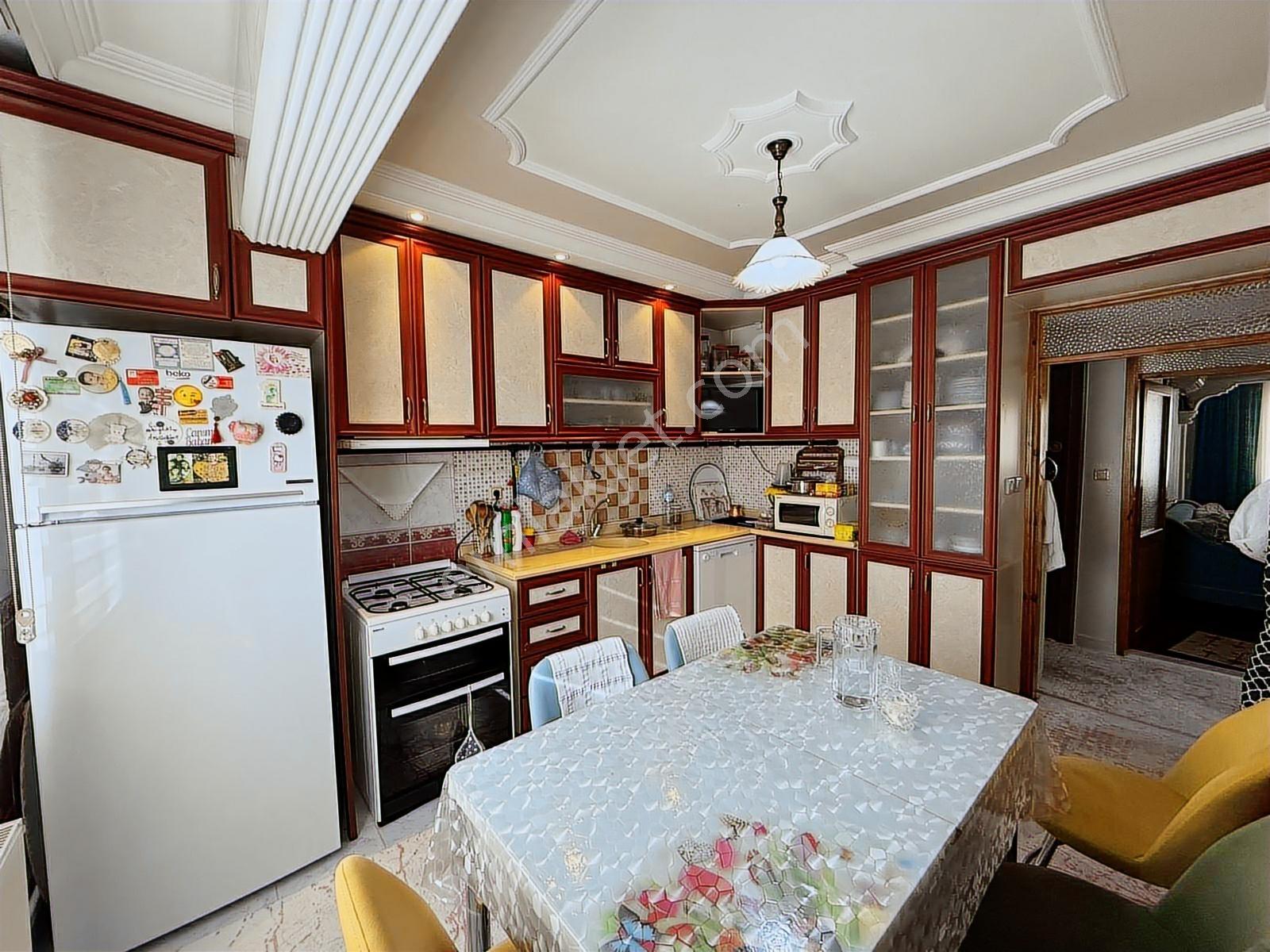 Sırakapılar Mahallesi Satılık 3 Katlı Komple Bina — fotoğraf 4