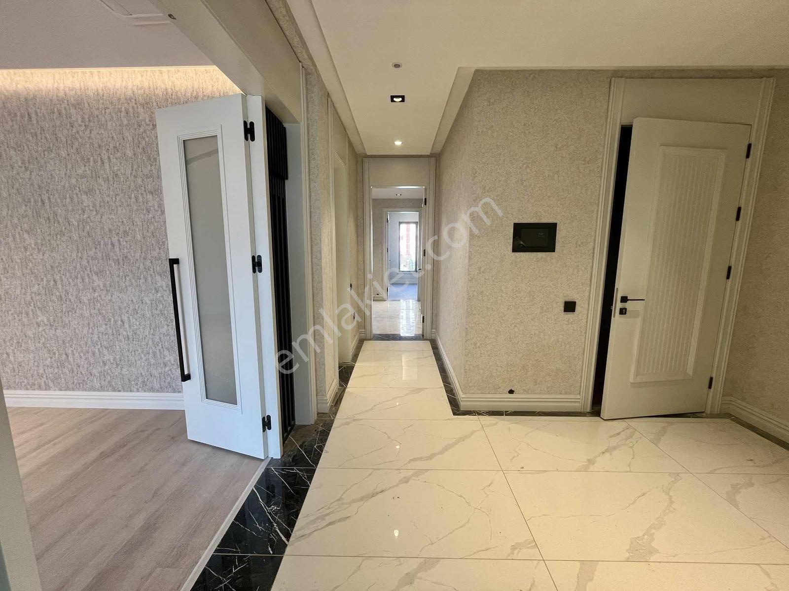 Yks'den Altınsanpark Sitesinde Lüx 5+1 Satılık Daire — fotoğraf 14