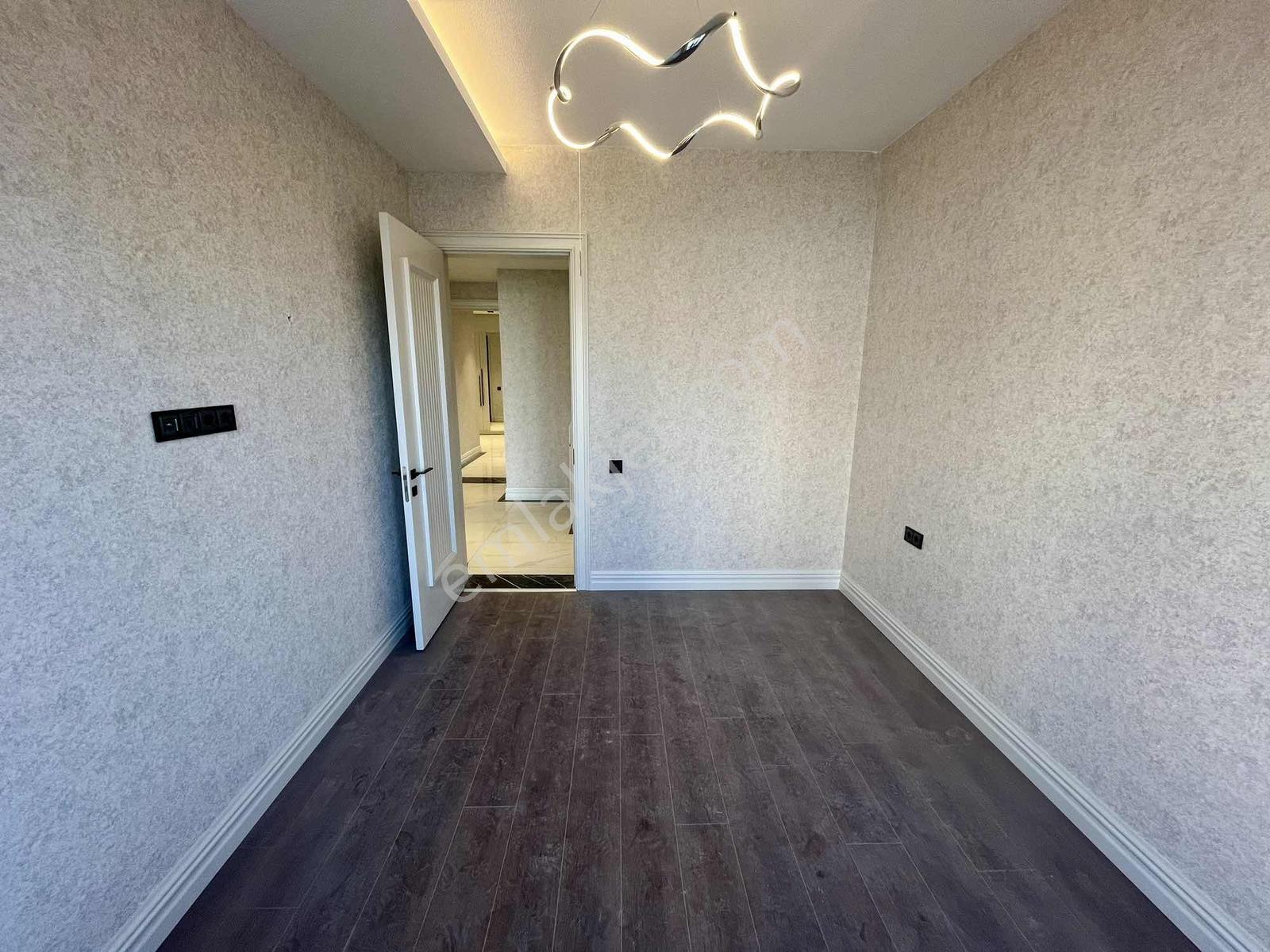 Yks'den Altınsanpark Sitesinde Lüx 5+1 Satılık Daire — fotoğraf 26