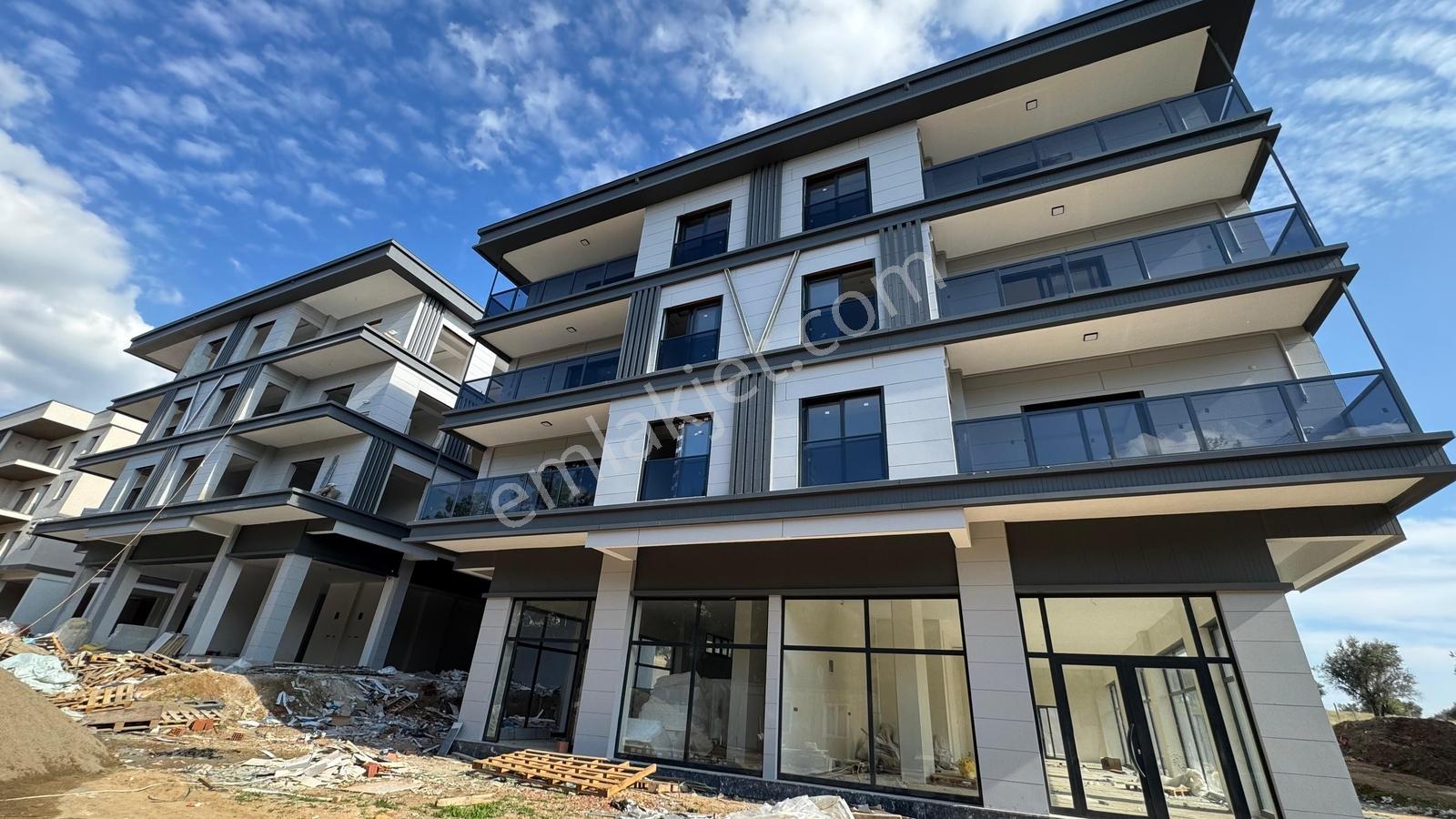 Kemalpaşa Ulucak'ta Yerden Isıtmalı Ebeveynli 2+1 Satılık Daire — fotoğraf 2