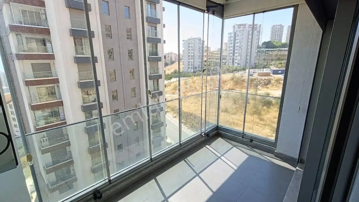 Muga'dan Karşıyaka 360 Sitesinde Deniz Manzaralı Satılık 4+1 — fotoğraf 9