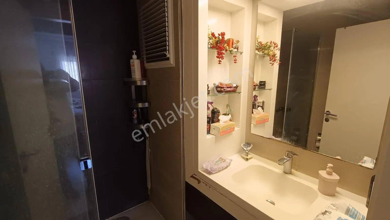 Muga'dan Karşıyaka 360 Sitesinde Deniz Manzaralı Satılık 4+1 — fotoğraf 24