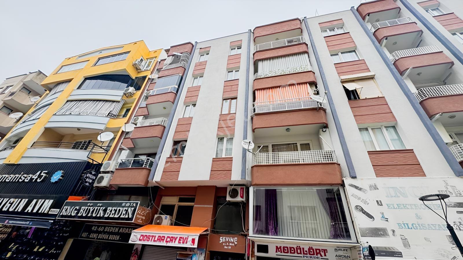 Manisa Yarhasanlar Mh. Çarşı İçi Geniş 3+1 Satılık Daire — fotoğraf 2