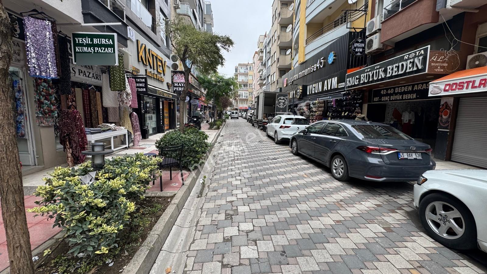 Manisa Yarhasanlar Mh. Çarşı İçi Geniş 3+1 Satılık Daire — fotoğraf 4