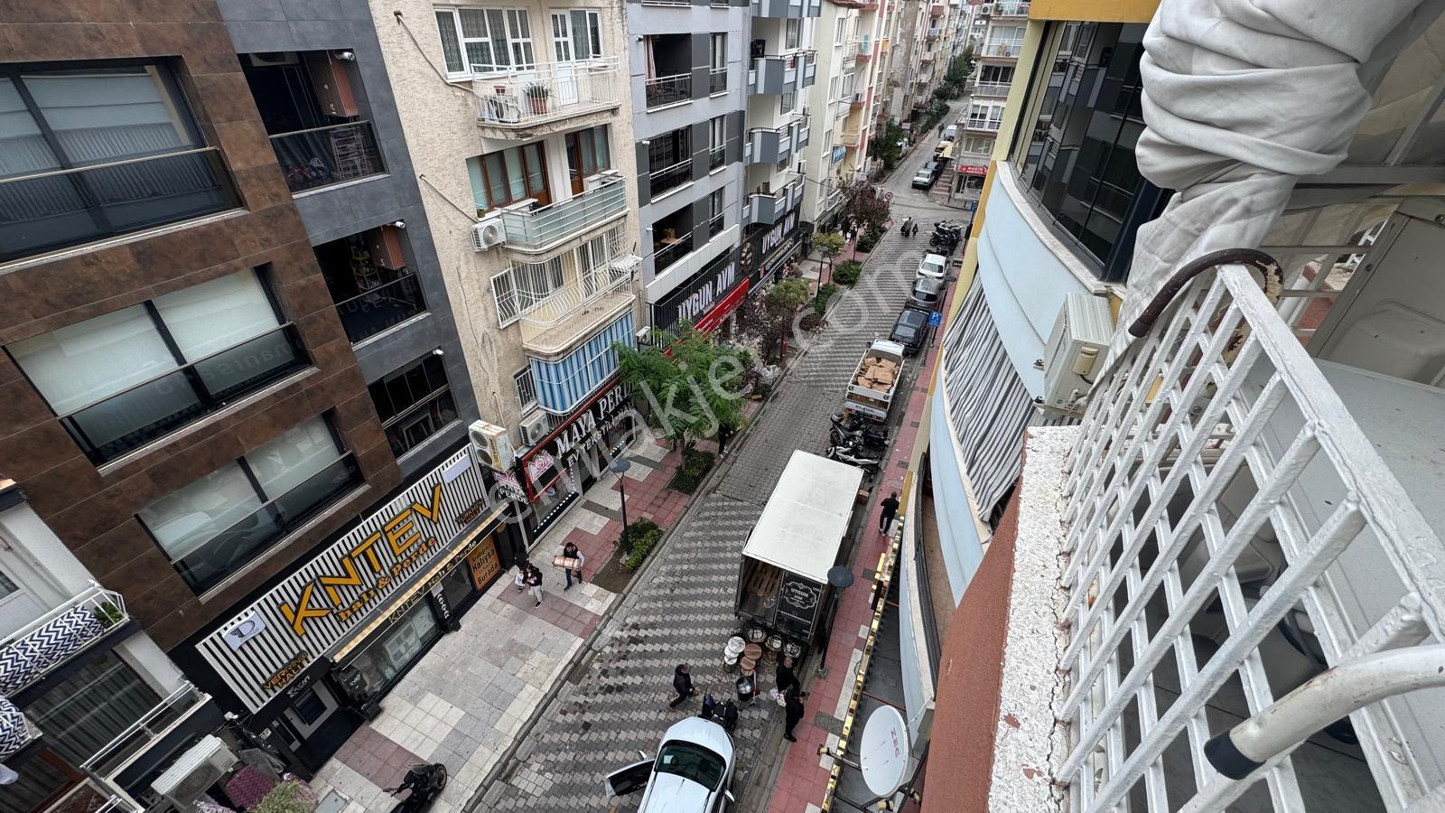 Manisa Yarhasanlar Mh. Çarşı İçi Geniş 3+1 Satılık Daire — fotoğraf 10