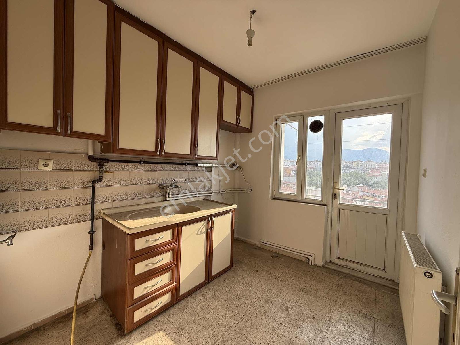 Hacıkaplanlar Mahallesi Cadde Üzeri Satılık Daire — fotoğraf 8