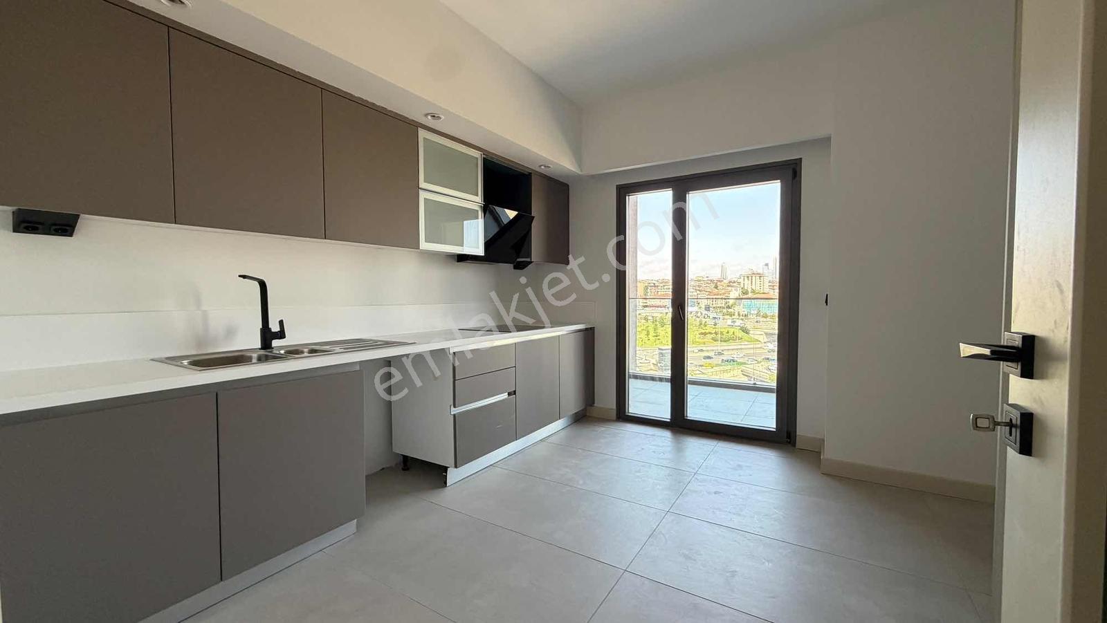 Kadıköy Emlakkonut E5 Cephe Şerefiyeli Satılık 3+1 Teslim Daire — fotoğraf 6