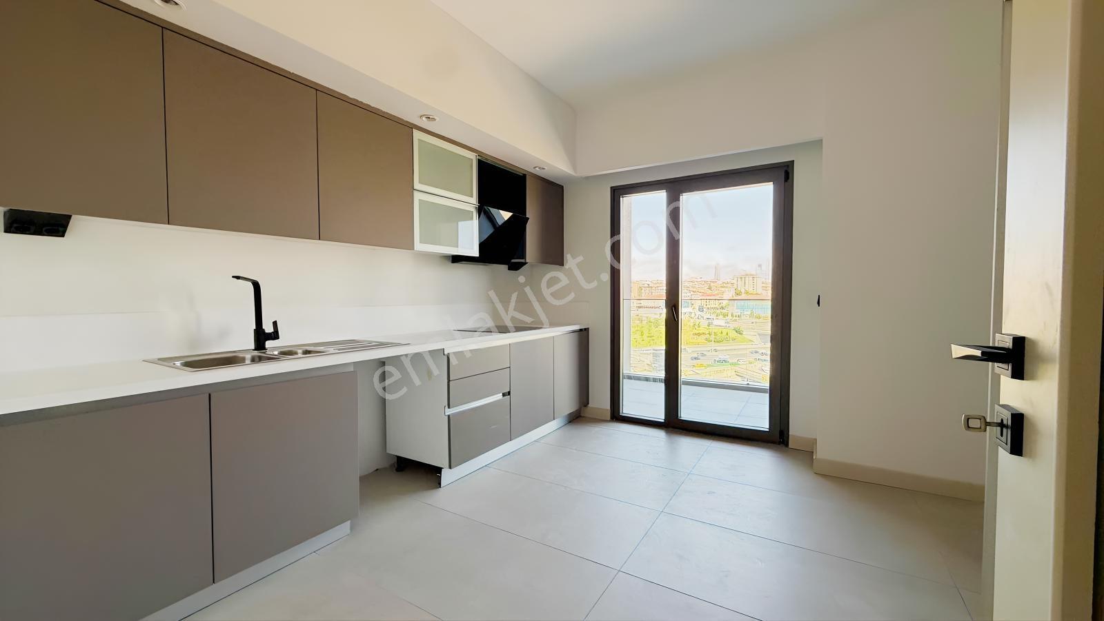 Kadıköy Emlakkonut E5 Cephe Şerefiyeli Satılık 3+1 Teslim Daire — fotoğraf 7