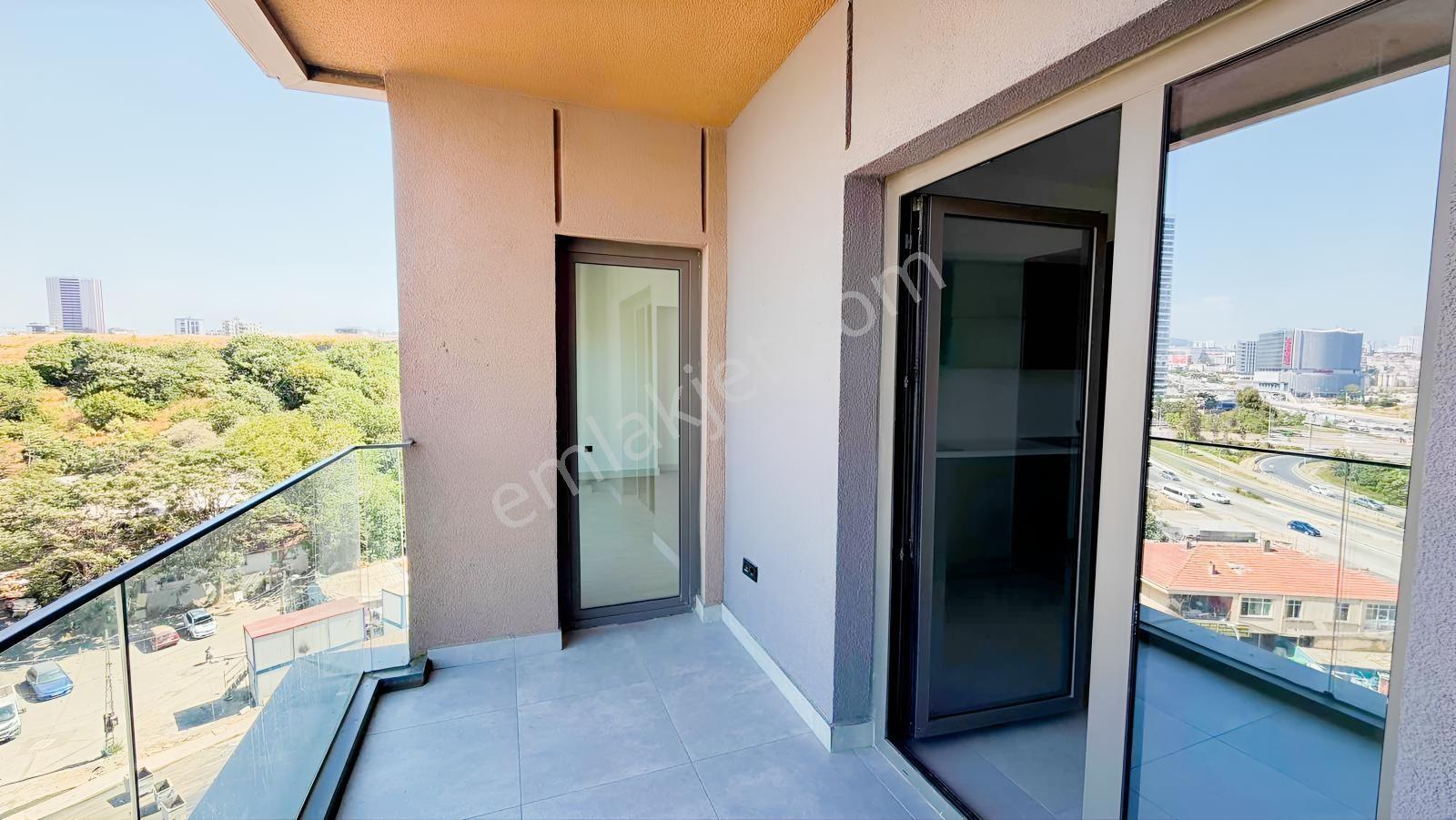 Kadıköy Emlakkonut E5 Cephe Şerefiyeli Satılık 3+1 Teslim Daire — fotoğraf 9