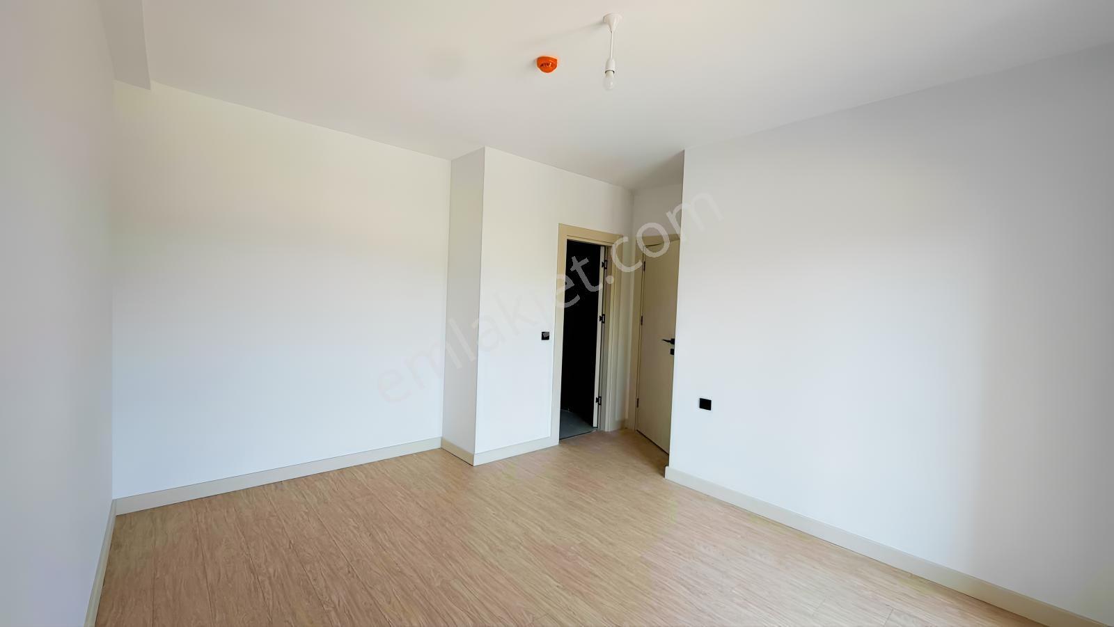 Kadıköy Emlakkonut E5 Cephe Şerefiyeli Satılık 3+1 Teslim Daire — fotoğraf 10