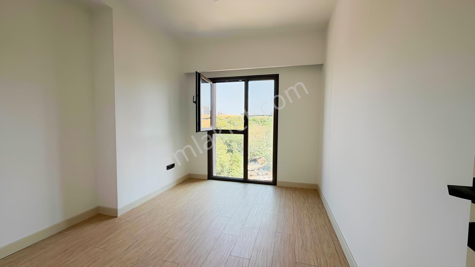 Kadıköy Emlakkonut E5 Cephe Şerefiyeli Satılık 3+1 Teslim Daire — fotoğraf 11