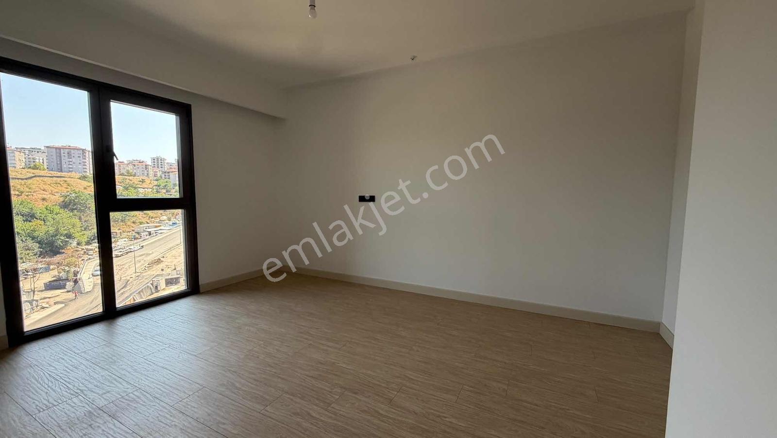 Kadıköy Emlakkonut E5 Cephe Şerefiyeli Satılık 3+1 Teslim Daire — fotoğraf 13