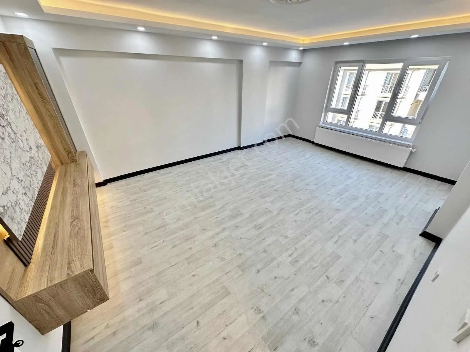 Ulukan'dn Piyade'de Ara Katta Ön Cephe Ultra Lüx Yapılı 3+1 !!! — fotoğraf 10