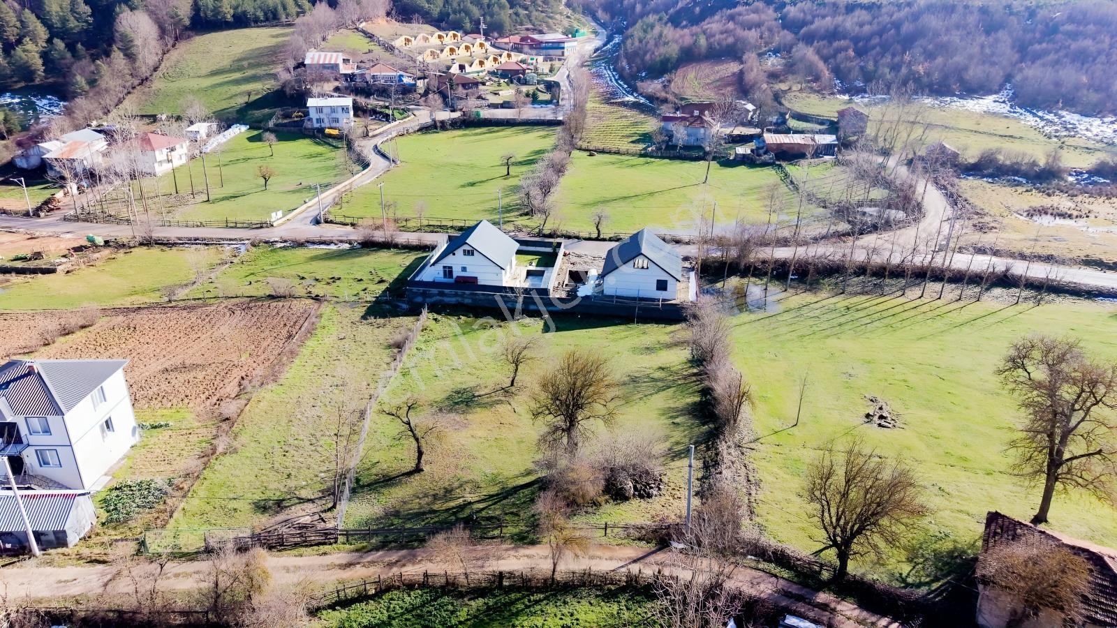 İznik Candarlı'da 1,766 M²/ Bölünebilir, İmarlı Villalık Arsa — fotoğraf 3