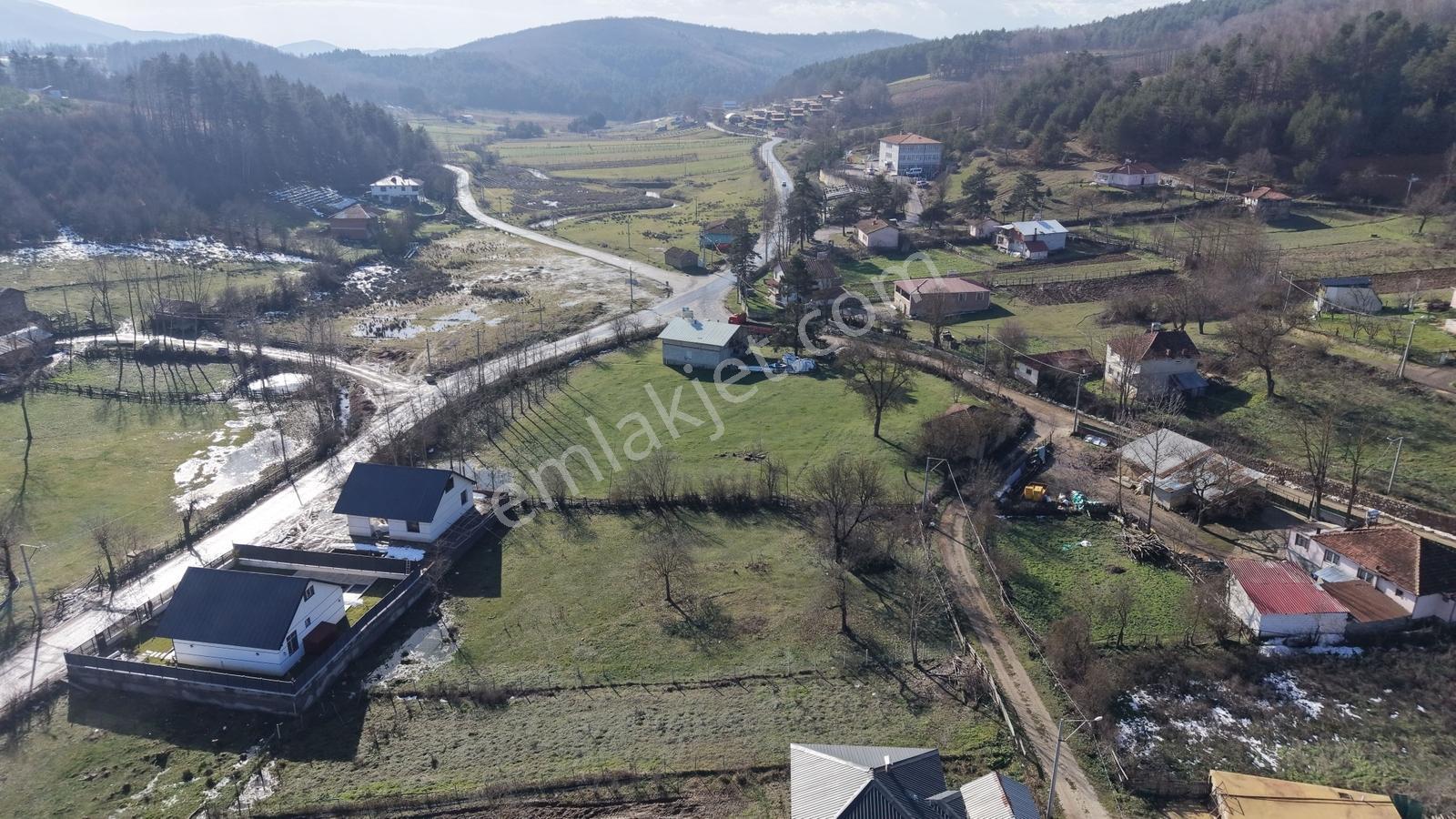 İznik Candarlı'da 1,766 M²/ Bölünebilir, İmarlı Villalık Arsa — fotoğraf 9