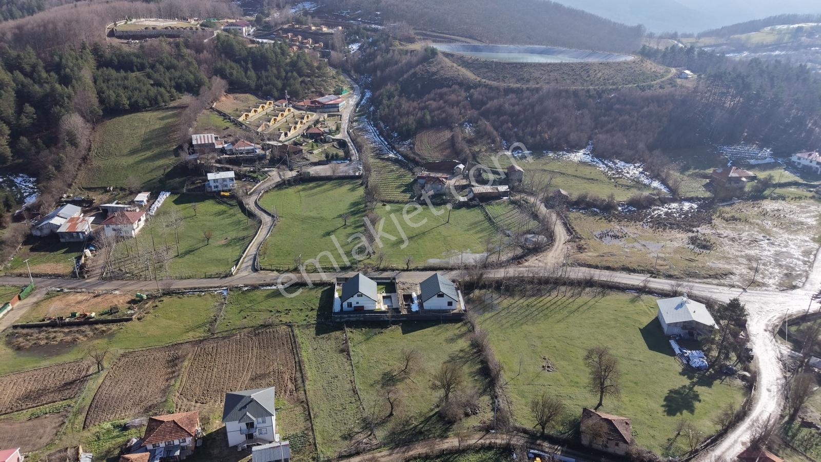 İznik Candarlı'da 1,766 M²/ Bölünebilir, İmarlı Villalık Arsa — fotoğraf 11