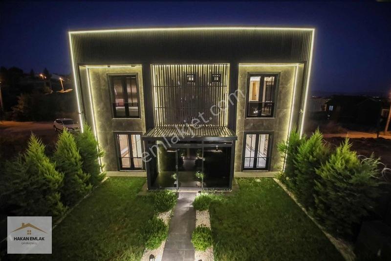 Hakan Emlak - Binevlerde Eşsiz Konumda Ultra Lüks Yapılı Villa