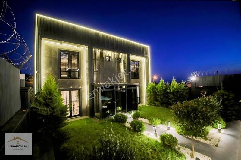 Hakan Emlak - Binevlerde Eşsiz Konumda Ultra Lüks Yapılı Villa — fotoğraf 3