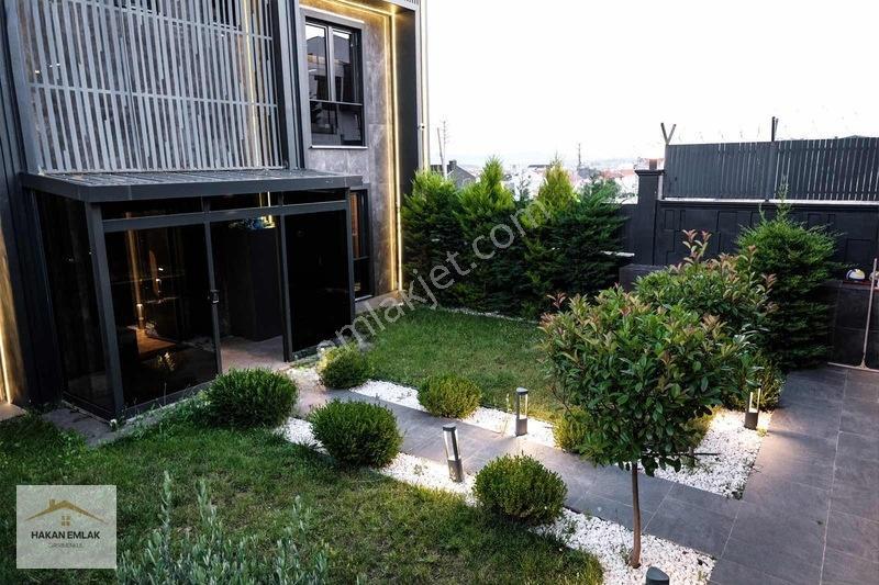 Hakan Emlak - Binevlerde Eşsiz Konumda Ultra Lüks Yapılı Villa — fotoğraf 14