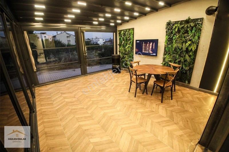 Hakan Emlak - Binevlerde Eşsiz Konumda Ultra Lüks Yapılı Villa — fotoğraf 23