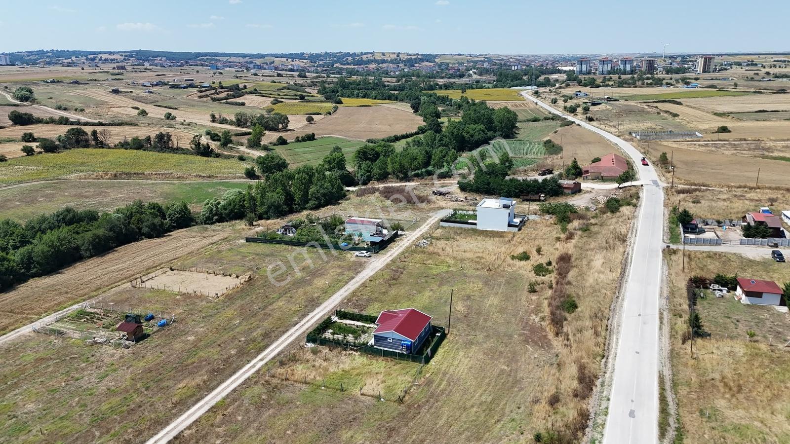 Güven'den Saray'da 300m² İmarlı Tek Tapu Yola Cephe Arsa !!!!!! — fotoğraf 2