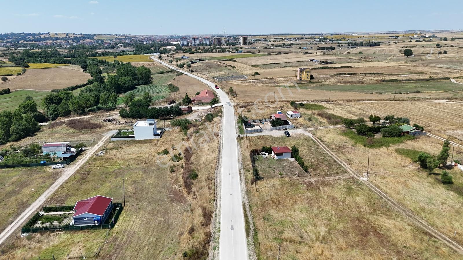 Güven'den Saray'da 300m² İmarlı Tek Tapu Yola Cephe Arsa !!!!!! — fotoğraf 3
