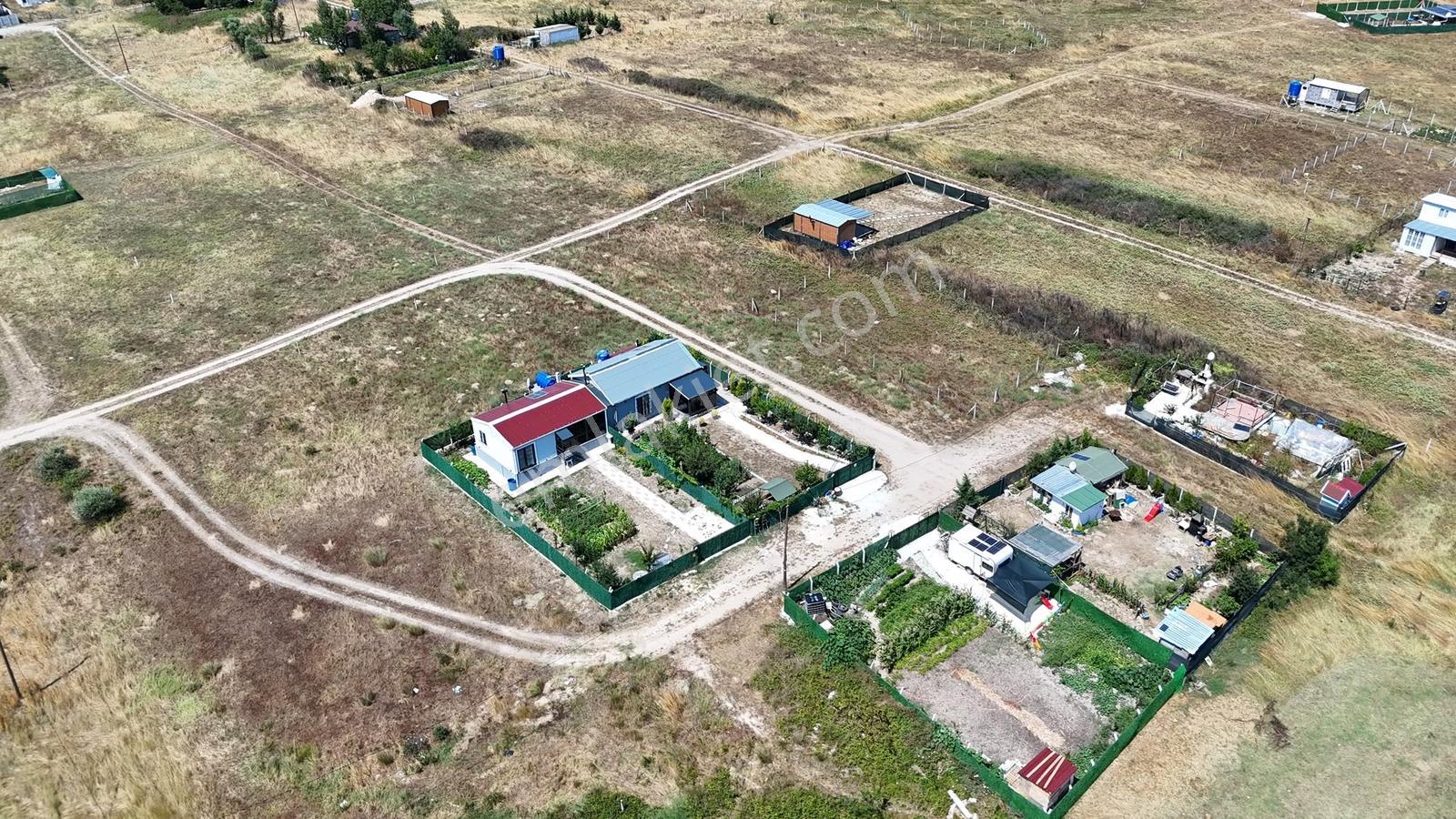 Güven'den Saray'da 300m² İmarlı Tek Tapu Yola Cephe Arsa !!!!!! — fotoğraf 4