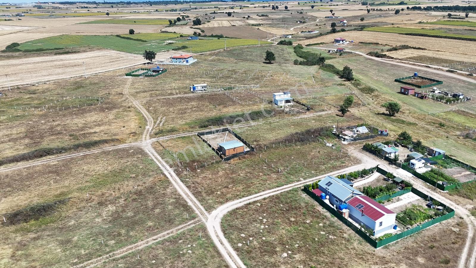 Güven'den Saray'da 300m² İmarlı Tek Tapu Yola Cephe Arsa !!!!!! — fotoğraf 5