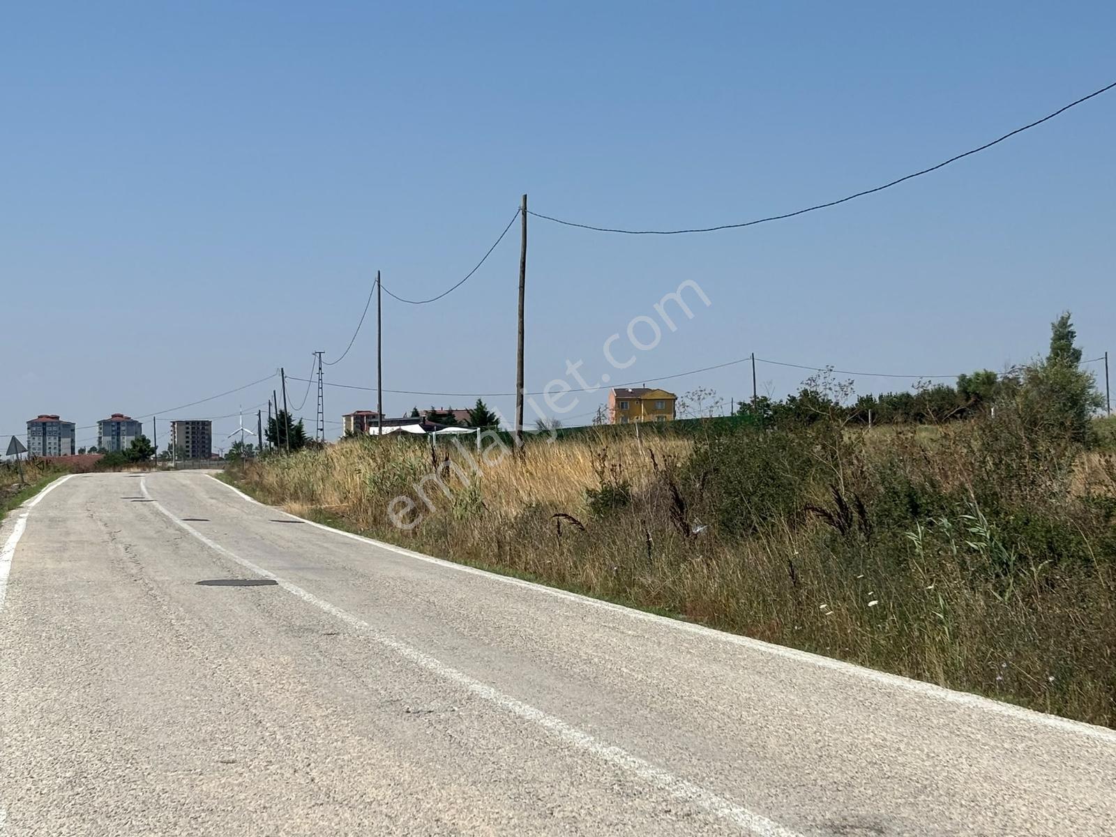 Güven'den Saray'da 300m² İmarlı Tek Tapu Yola Cephe Arsa !!!!!! — fotoğraf 7